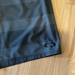 Oakley Scotts Shorts Men's Size 38 Gray Striped